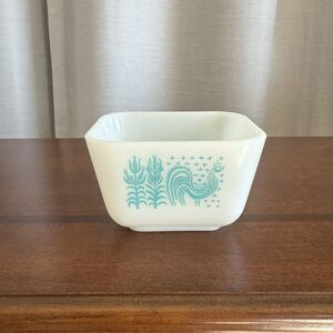 Vintage Pyrex 1.5 Cup Refrigerator Dish Amish Butterprint 501 No Lid
